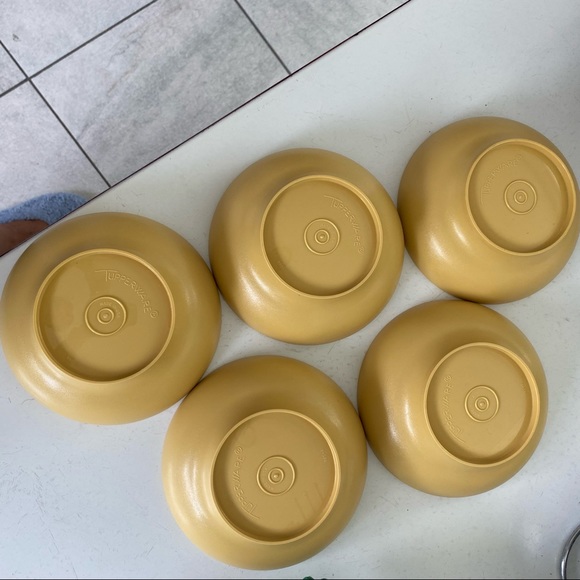 Tupperware Bowls - Picture 3 of 3